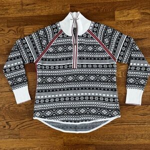 NWOT Eddie Bauer Black and White Knit V-neck Sweater - Size L